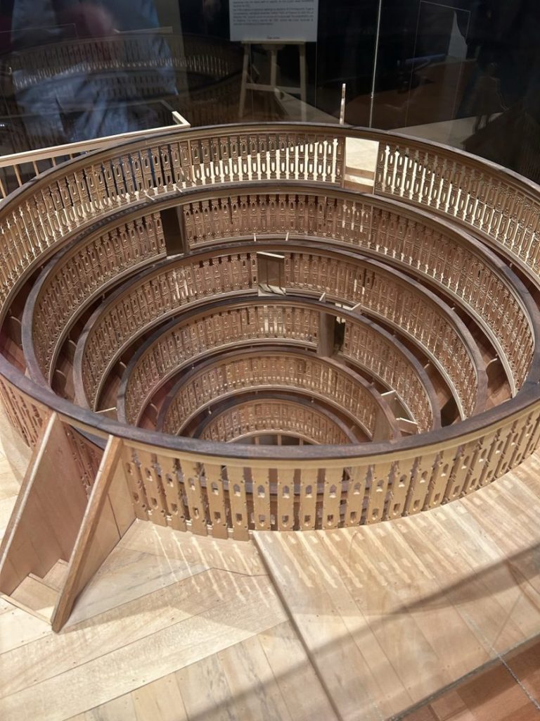  A detailed model of the historical Anatomical Theater of Padua, showcasing its circular design used for medical studies. A fascinating site for those interested in Padua's academic history.