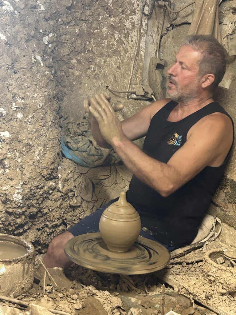 Potter in Naxos